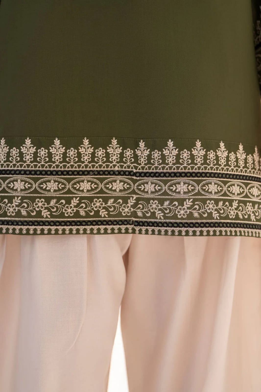 Rang-e-Zaitoon  3pice  suit fbric periumum  cotton Dupata shifon